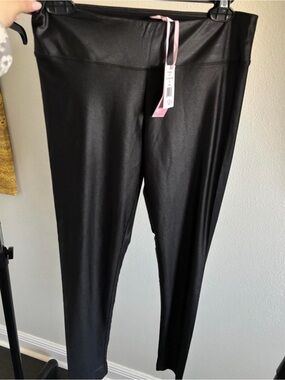 Fornia Back shiny leggings
